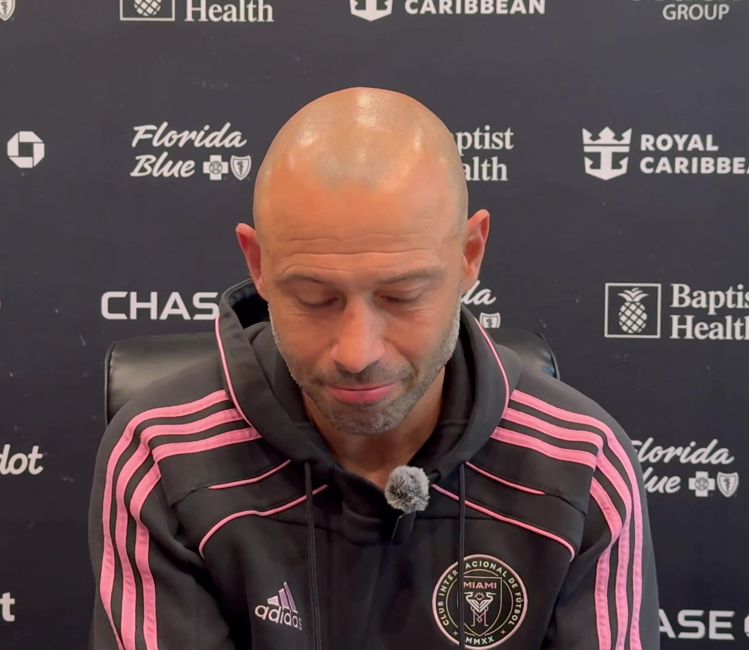 ?近期战绩1胜4负感觉如何？马斯切拉诺：我们真他X的好