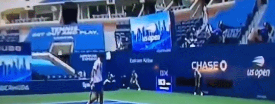 脚踢网球击中司线员！穆塞蒂：是巧合，我不想伤害任何人