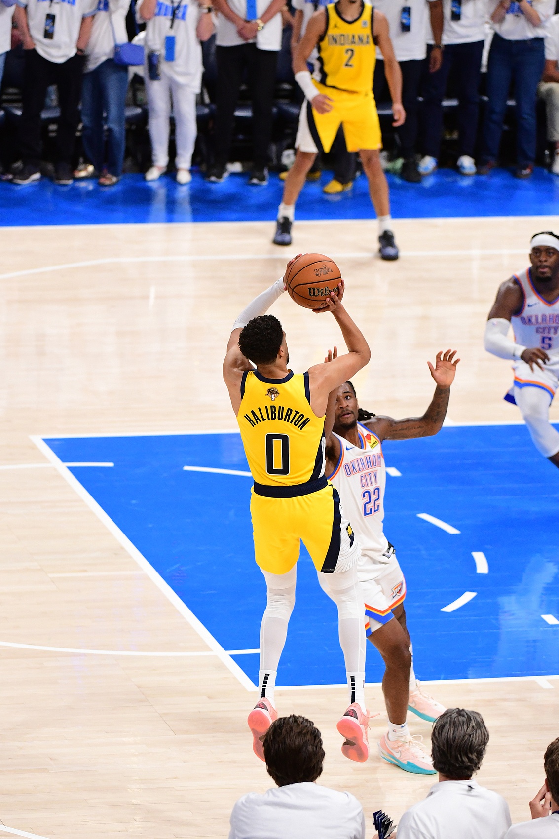 ?韦德：搞件球衣找哈利伯顿签名去 他真TMD是个超级巨星